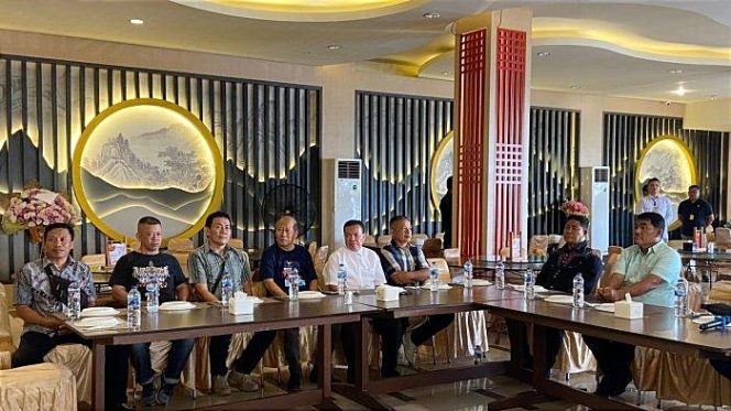 
					Yulius Selvanus Komaling: Bersama Pengusaha Kita Bangun Sulut Tanpa Oligarki