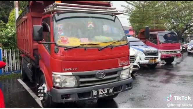 
					Mobil penyedot solar milik Mami yang disita Polda Sulut beberapa waktu yang lalu 