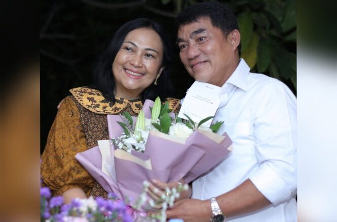 
					Jadi Tiang Doa dalam Keluarga, Anik Fitri Wandriani Siap Mengemban Peran Baru Sebagai First Lady Sulawesi Utara