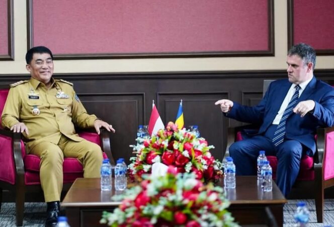 
					Di Depan Bule Rumania, Torang Pe Gubernur Bahas Peluang Kerjasama Bilateral